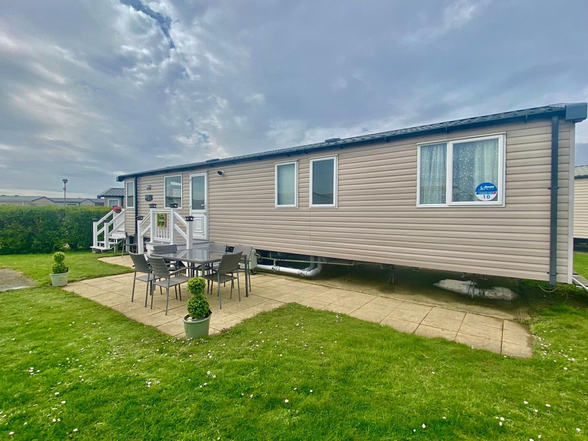 Caravan Church Farm Holiday Village Pagham Extérieur photo